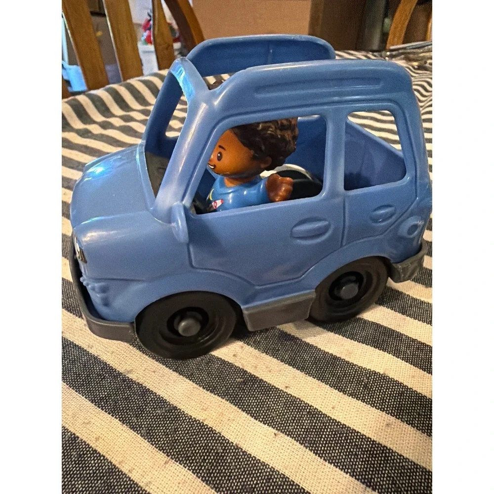 Fisher-Price Little People Blue SUV Car with Driver Figure 2021 Mattel Toy